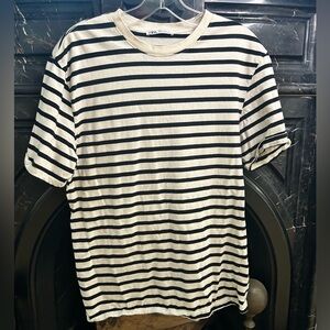 Zara Men's Striped Black & White Tshirt